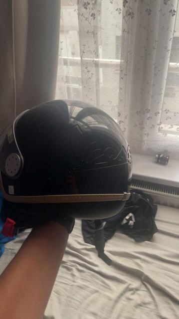 VESPA HELM MAATS S! IK ZOEK MAAT M INRUIL VOOR DEZE! beschikbaar voor biedingen