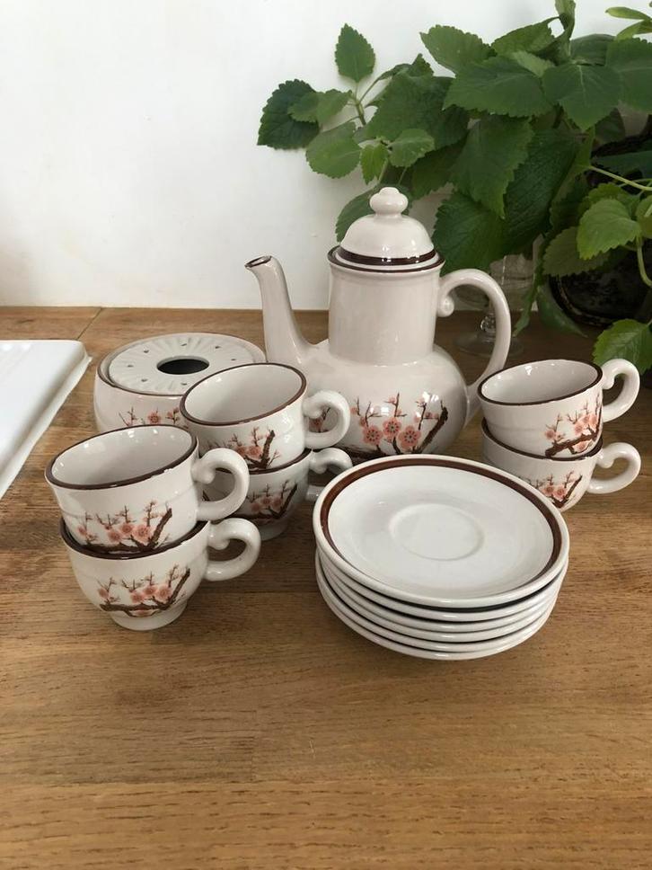 PRACHTIG VINTAGE SERVIES KOFFIE THEE MET WARMHOUDER CADEAU, Antiek en Kunst, Antiek | Servies compleet, Ophalen of Verzenden