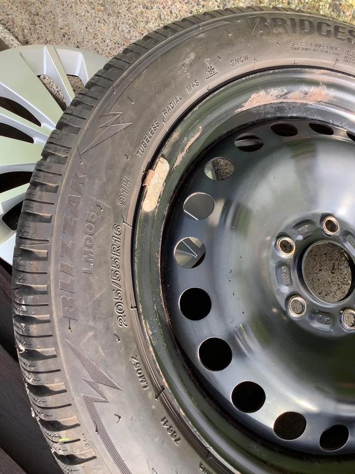 Winterbanden ford focus vanaf 2016, Auto-onderdelen, Banden en Velgen, Banden en Velgen, Winterbanden, 16 inch, 205 mm, Personenwagen