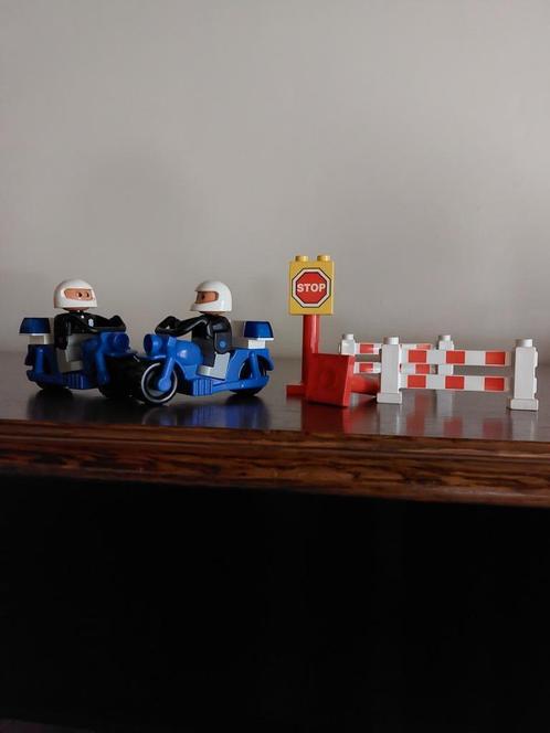 Lego Duplo duo Politie op motor van 1998, Enfants & Bébés, Jouets | Duplo & Lego, Comme neuf, Duplo, Ensemble complet, Enlèvement