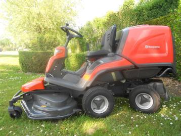 zitmaaier Husqvarna Collect RC 320 Ts AWD, Comme neuf, Enlèvement, 90 à 120 cm, Bac de ramassage