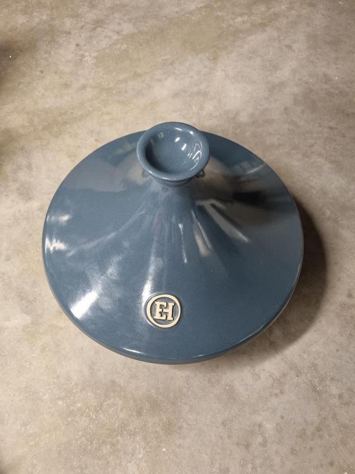 Emile Henry Tajine blauw 32 cm, Huis en Inrichting, Keuken | Potten en Pannen, Zo goed als nieuw, Overige typen, Overige materialen