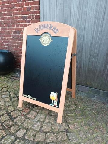 Stoepbord  Blonden  Os   krijtbord  beschikbaar voor biedingen