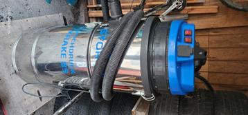 Bouw stofzuiger met waterpomp erin beschikbaar voor biedingen
