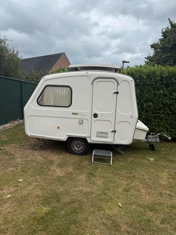 GEZOCHT: predom of andere kleine caravan beschikbaar voor biedingen