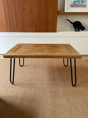 Salontafel 100x64x47.5 beschikbaar voor biedingen