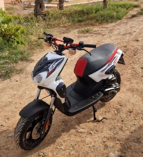 Yamaha slider/mbk stunt complete kuip, Fietsen en Brommers, Scooters | Yamaha, Elektrisch, Ophalen