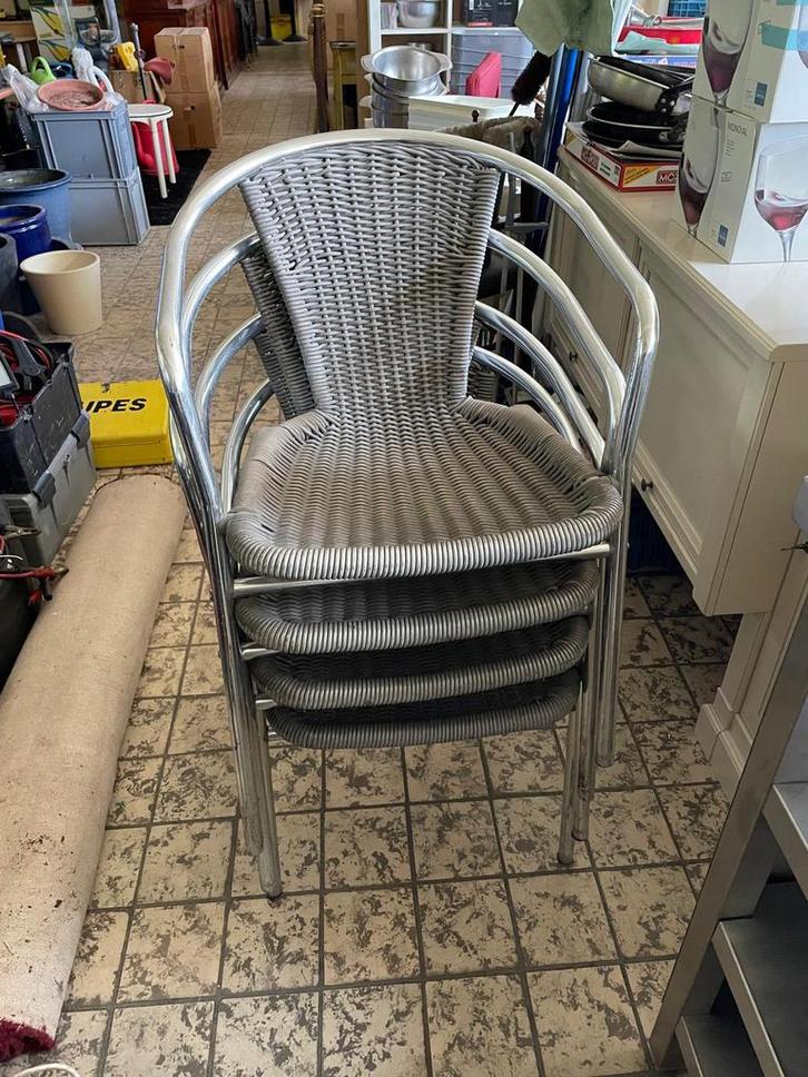 4 chrome terrasstoelen, geschikt voor horeca enz, Tuin en Terras, Tuinstoelen, Zo goed als nieuw, Stapelbaar, Ophalen