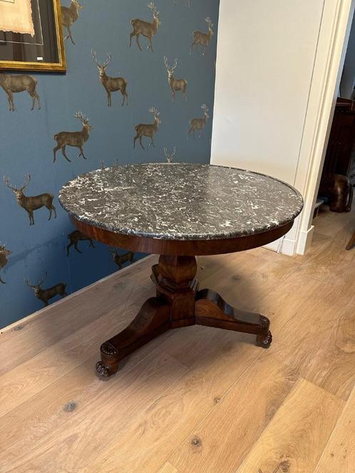 Antieke Franse ronde tafel met marmeren blad, Antiquités & Art, Antiquités | Meubles | Tables, Enlèvement ou Envoi