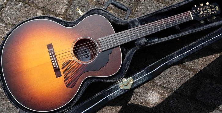 Iris AB sunburst - Spruce/mahogany small jumbo, Muziek en Instrumenten, Snaarinstrumenten | Gitaren | Akoestisch, Zo goed als nieuw