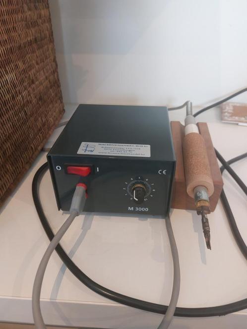 Filteermachine en gereedschap van machinehandelbos - leder, Hobby en Vrije tijd, Overige Hobby en Vrije tijd, Zo goed als nieuw