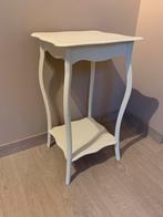 Wit houten bijzettafeltje, Huis en Inrichting, Tafels | Bijzettafels, Ophalen, Minder dan 55 cm, Zo goed als nieuw, 60 cm of meer