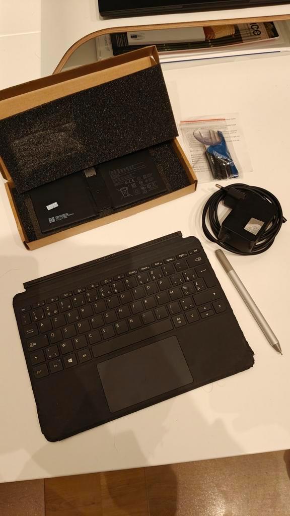 Batterij + toebehoren Microsoft Surface Go 3, Computers en Software, Windows Laptops, Azerty, Ophalen
