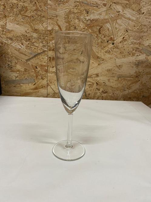 33 flûtes a champagne  4 verres à eau, Verzamelen, Glas en Drinkglazen, Zo goed als nieuw, Overige typen, Ophalen