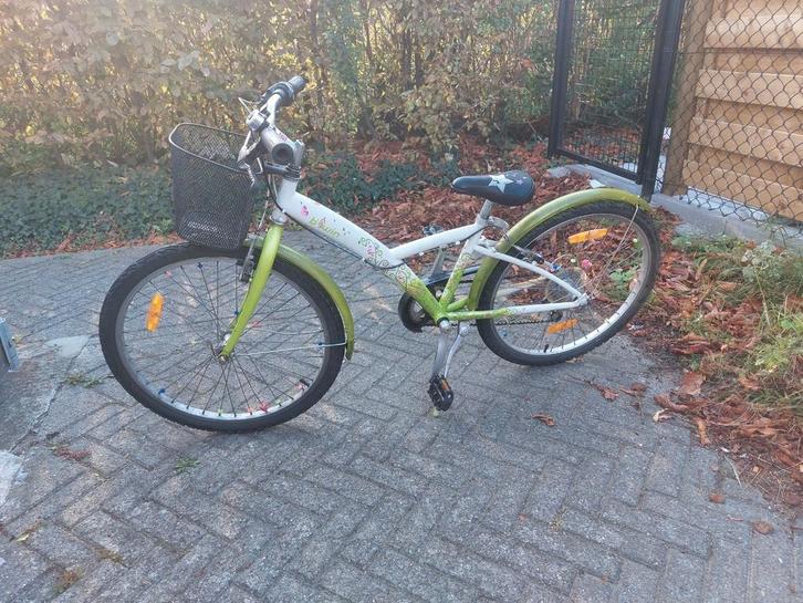 Meisjesfiets 24 inch in zeer goed staat, Fietsen en Brommers, Fietsen | Meisjes, Zo goed als nieuw, 24 inch, Ophalen