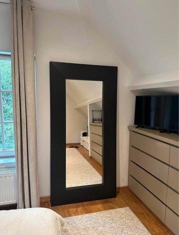 Mirror beschikbaar voor biedingen