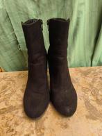 Zwarte dames enkellaarsjes met heel van 10cm (maatje 40), Vêtements | Femmes, Chaussures, Comme neuf, Enlèvement, Boots et Botinnes