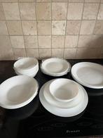 Arcopal 24 delig servies wit 30€, Huis en Inrichting, Keuken | Servies, Ophalen, Zo goed als nieuw