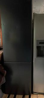 Zwarte koelkast met vriesvak, Elektronische apparatuur, Koelkasten en IJskasten, Ophalen, Zo goed als nieuw, Met vriesvak