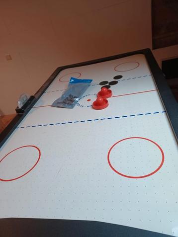 Airhockeytafel beschikbaar voor biedingen