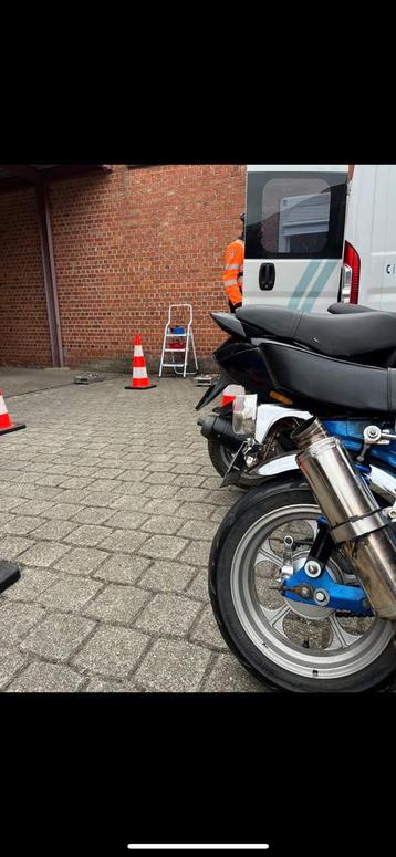 Uitlaat dax beschikbaar voor biedingen