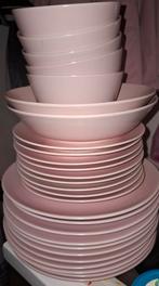 Borden/tassen,mokken set roze (ikea), Ophalen, Gebruikt