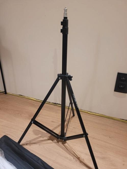 Fotografie statief met reflectie-/diffusieparaplu, Muziek en Instrumenten, Standaarden, Nieuw, Ophalen