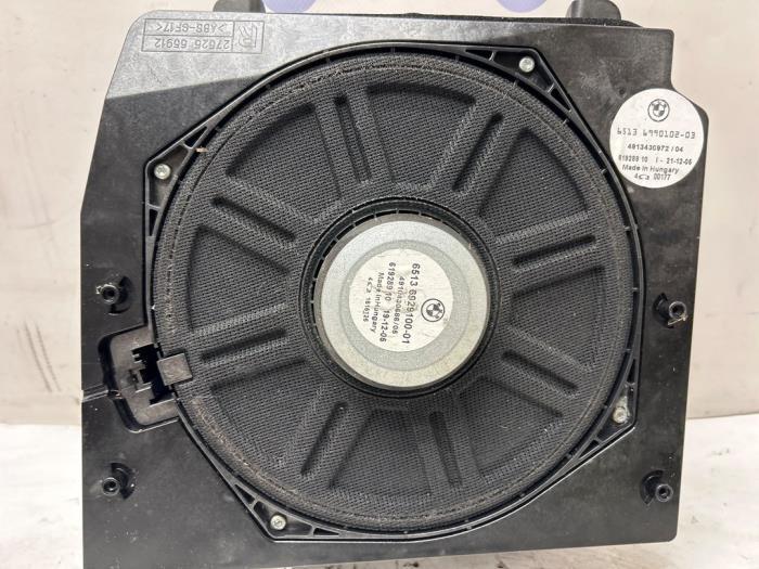 Caisson de graves d'un BMW X3, Autos : Pièces & Accessoires, Électronique & Câbles, BMW, Utilisé, 3 mois de garantie