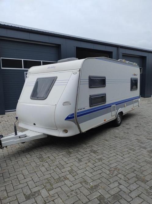 Hobby 495 de luxe met stapelbed, Caravans en Kamperen, Caravans, Particulier, tot en met 5, 1000 - 1250 kg, Rondzit, Hobby, Stapelbed