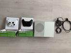 XBOX ONE S 1TB AVEC 2 Manettes 1 télécommandes, Met 2 controllers, Xbox One S, Zo goed als nieuw, 1 TB