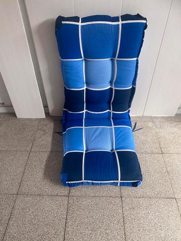  4 Nieuwe tuinmeubelkussens beschikbaar voor biedingen