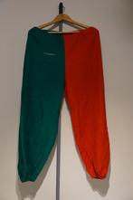 Carnavals kleding broek rood groen, Kinderen en Baby's, Ophalen of Verzenden, Gebruikt, 134 t/m 140, Jongen of Meisje