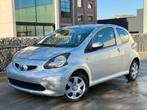 Toyota Aygo 1.0i AUTOMAAT - 96.000 KM!! Gekeurd voor verkoop, Auto's, Toyota, 109 g/km, Bedrijf, Euro 4, Onderhoudsboekje