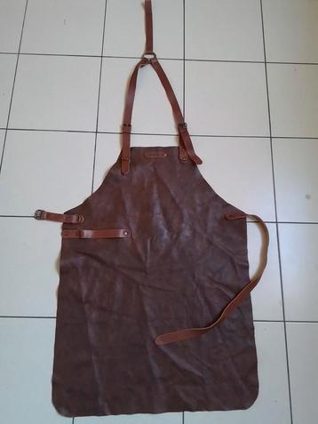 Nieuwe lederen schort XAPRON beschikbaar voor biedingen