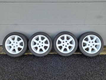 mooie witte 16 inch velgen 5x114 met banden 215/45 r16, Pneus et Jantes, 215 mm, 16 pouces, Véhicule de tourisme