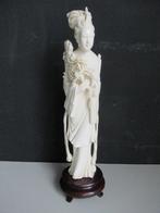 ivoren chinese sculpture hofdame, Enlèvement ou Envoi