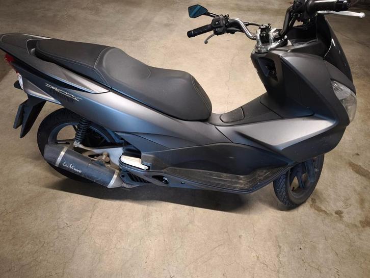 Honda pcx 125cc  in nieuwstaat, Vélos & Vélomoteurs, Scooters | Yamaha, Enlèvement