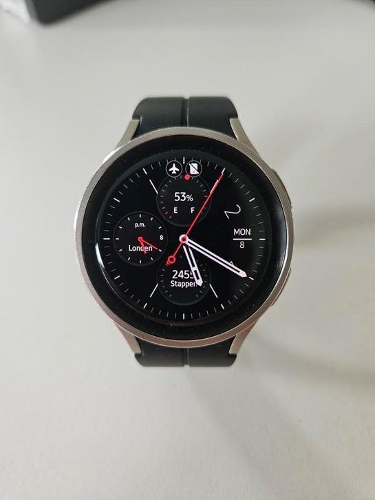 Samsung galaxy watch 5 pro titanium, Handtassen en Accessoires, Smartwatches, Zo goed als nieuw, Android, Afstand, Calorieverbanding
