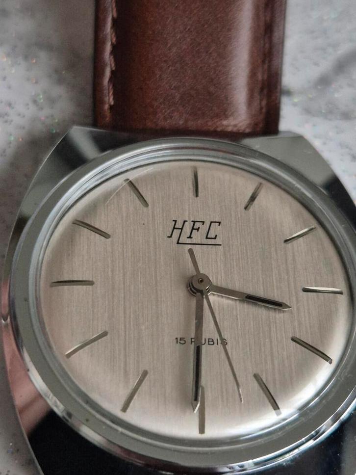 Montre mécanique HFC Besançon 15 Rubis, Bijoux, Sacs & Beauté, Montres | Anciennes | Antiquités, Enlèvement ou Envoi