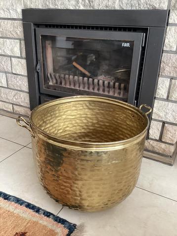 Log houder / aker / messing koperen pot beschikbaar voor biedingen