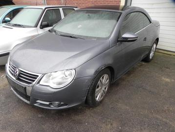 Voiture accidentée décapotable Volkswagen EOS disponible aux enchères