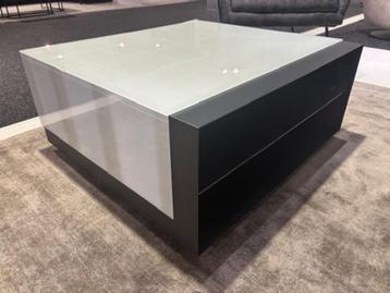 Salontafel op wieltjes (verborgen) beschikbaar voor biedingen