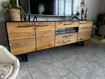 Commode + TV Kast beschikbaar voor biedingen