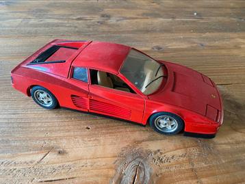 Burago Ferrari Testarossa (1984) 1:18 beschikbaar voor biedingen