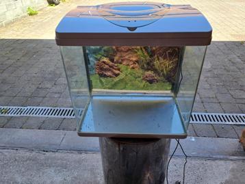 Leeg aquarium  wit. Zie ook mijn andere zoekertjes. beschikbaar voor biedingen