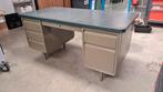 Bureau metaal vintage retro, Huis en Inrichting, Ophalen, Zo goed als nieuw