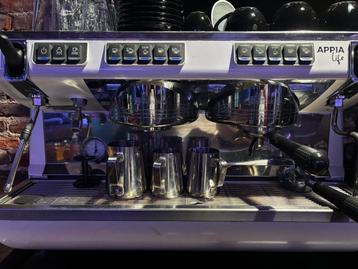 Te koop expressomachine Nuova Simonelli Appia Life beschikbaar voor biedingen