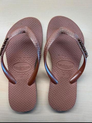 Tong Havaianad 27/28 beschikbaar voor biedingen