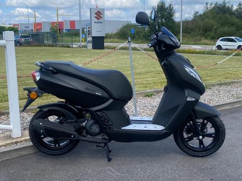 PEUGEOT KISBEE 50cc _Nieuw scooter_ klasse A _ JACQMAER BV, Vélos & Vélomoteurs, Scooters | Peugeot, Neuf, Autres modèles, Classe A (25 km/h)