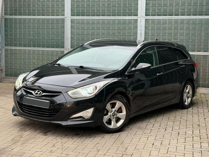 Hyundai I40 1.7 diesel, Autos, Hyundai, Entreprise, Achat, i40, Diesel, Euro 5, Break, 4 portes, Boîte manuelle, Noir, Gris, Tissu